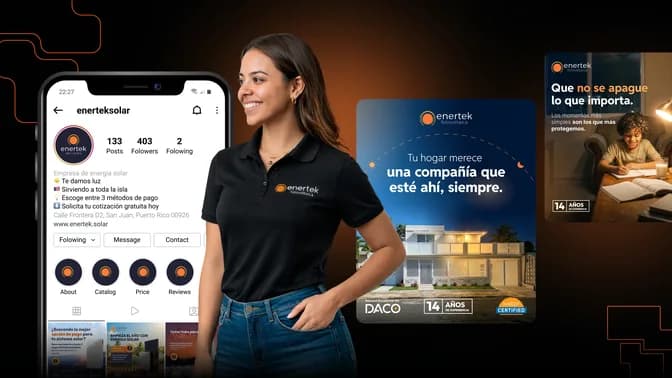 Perfil de Instagram de Enertek en un teléfono junto a un empleado con un polo de la marca y una valla publicitaria